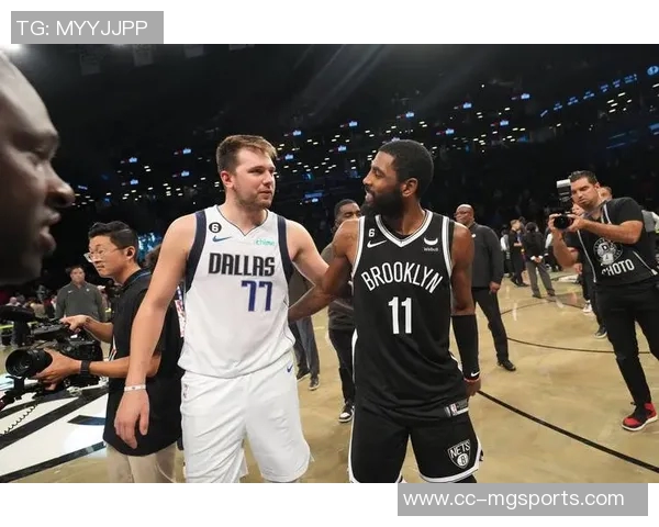 布克连得五分迅速拉开比分罚球线急停跳投与反击三分震撼篮网 布克连得五分迅速拉开比分罚球线急停跳投与反击三分震撼篮网