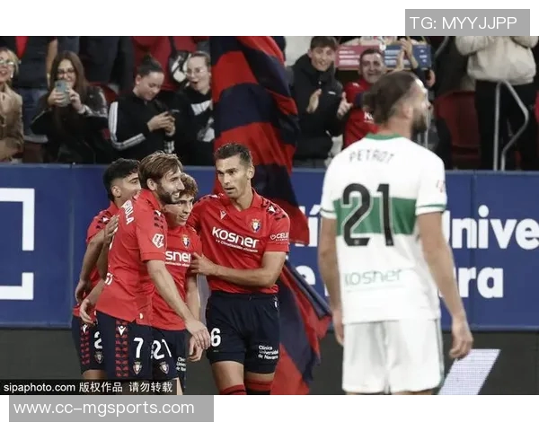 比利亚雷亚尔将在欧冠赛前隆重颁发金质奖章给罗德里 比利亚雷亚尔将在欧冠赛前隆重颁发金质奖章给罗德里