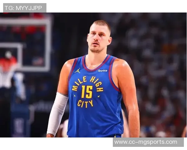 约基奇轻松发挥9投6中贡献12分9篮板6助攻展现全面能力